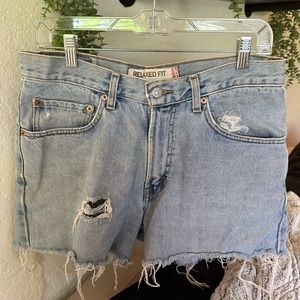 Levi’s 550 Relaxed Fit Cutoff Denim Shorts